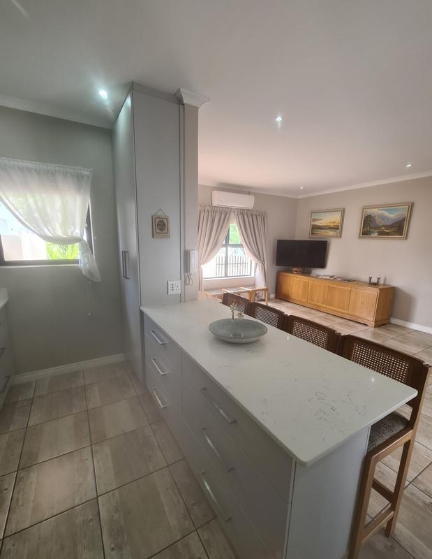 To Let 1 Bedroom Property for Rent in Pinehurst Western Cape